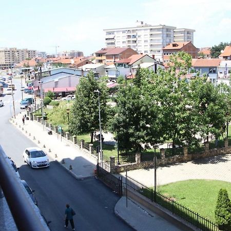 Spacious Apartment Next To The Bus Station And Walking Distance To The Old Town And Shopping Malls Prizren Kültér fotó