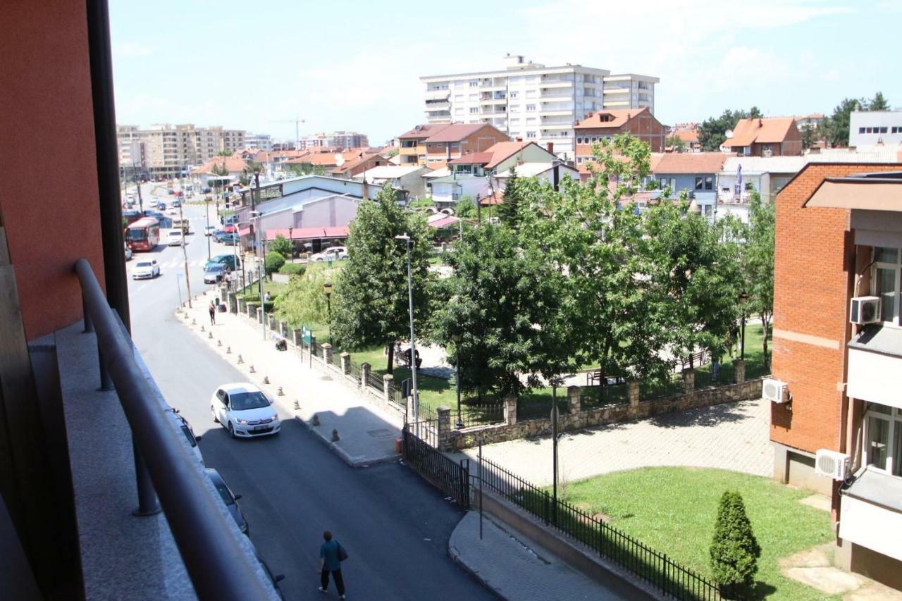 Spacious Apartment Next To The Bus Station And Walking Distance To The Old Town And Shopping Malls Prizren Kültér fotó